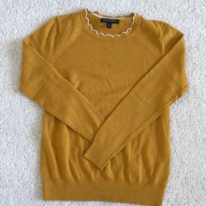 Scallop neck light sweater